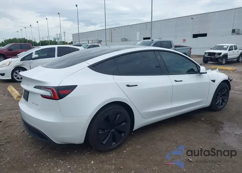 2024 Tesla Model 3 Long Range Dual Motor All-Wheel Drive z USA, uszkodzony, nr VIN 5YJ3E1EBXRF770011